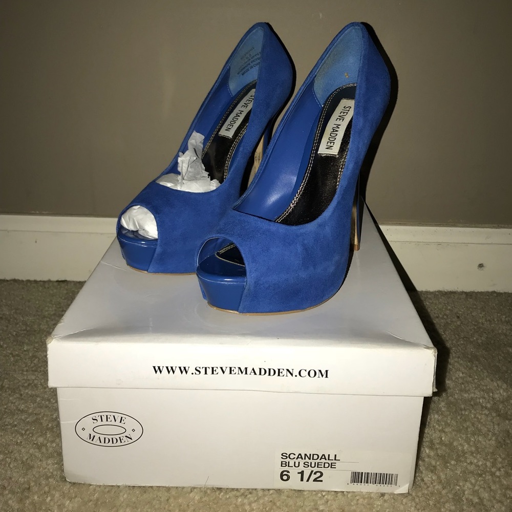 Steve Madden Blue Suede Pumps